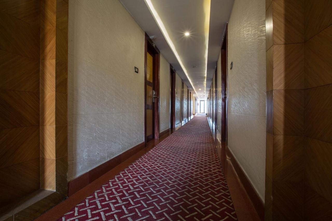The Castello Residency Hotel Kojambuttúr Kültér fotó