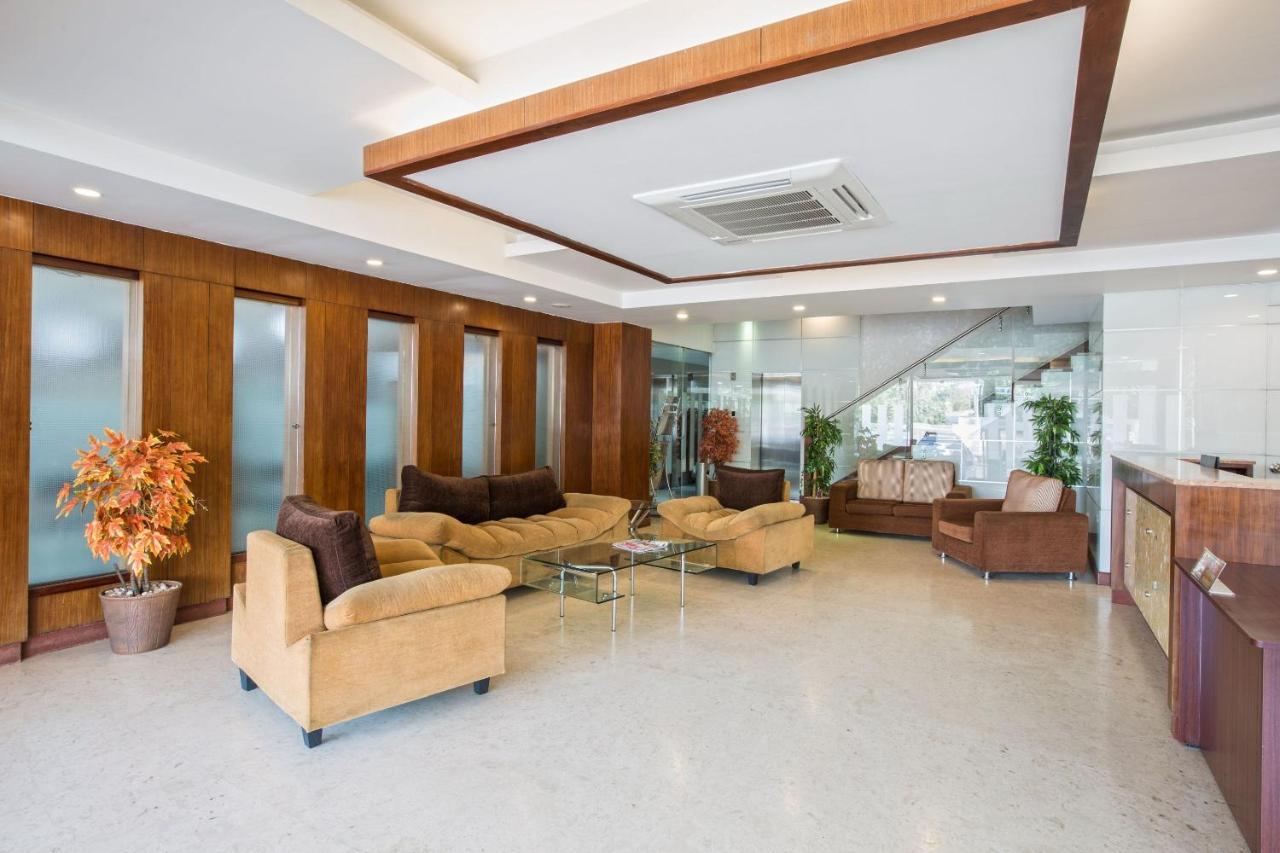The Castello Residency Hotel Kojambuttúr Kültér fotó